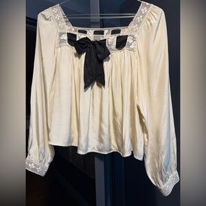 Doen Feli Cream silk and rayon blouse size small excellent condition